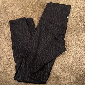 Lululemon size 6 align